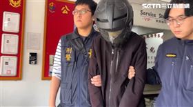 男童父母疑似利用衣架、香菸虐待年僅2歲的兒子。（圖／記者黃翎瑄攝）