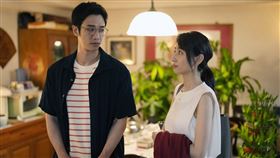 劉以豪詮釋超廢媽寶人夫，讓劇中老婆柯佳嬿想離婚。（圖／Netflix提供）