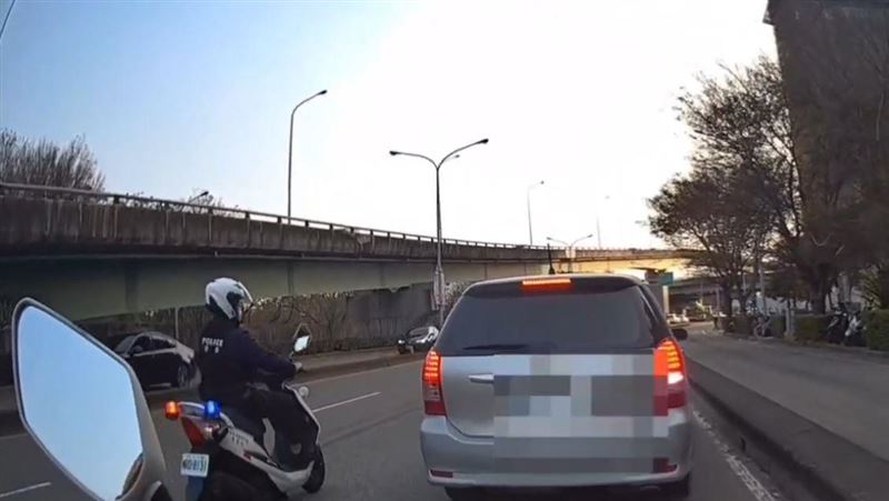 1車3人都逃逸移工！警攔查違規休旅車傻眼