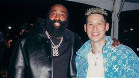 林書豪（右）分享與詹姆斯哈登（左）合照。（圖／翻攝自林書豪 IG）