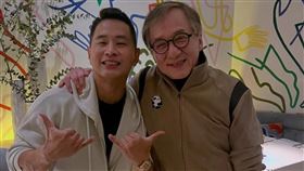 韓星劉承俊因逃兵遭南韓政府禁止入境22年，近日他在社群曬出和成龍同框的照片。（圖／翻攝自IG@yooseungjun_official）