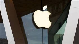 美銀估蘋果需漲價9%，才能抵銷川普關稅衝擊。（圖／達志／美聯社）