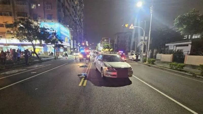 女走斑馬線遭車撞飛　落地再被輾過慘死