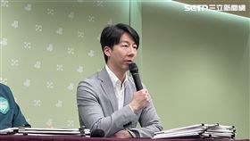 ▲民進黨發言人吳崢、中國部主任吳峻鋕召開「傅崐萁裝病赴港！慣性領旨成內應？」記者會（圖／記者高逸帆攝影）