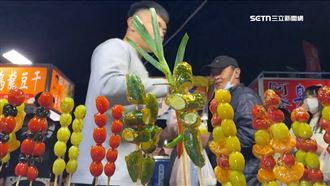 獨／糖葫蘆創意戰！大蒜、辣椒裹糖衣