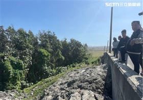 假夜遊勘地形 不肖集團倒廢土逾2籃球場大(圖/翻攝畫面)