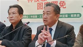 民進黨立委林俊憲、王定宇今（11）日上午偕同郭國文、林宜瑾、賴恵員等5位台南市立委共同召開記者會。（圖／記者盧素梅攝影)