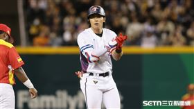 ▲WBC資格賽對西班牙，台灣隊長陳傑憲敲出二壘安打。（圖／記者劉彥池攝影）