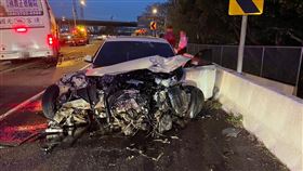 BMW,大度橋,彰化,車禍,連環撞,國光客運（圖／翻攝畫面）