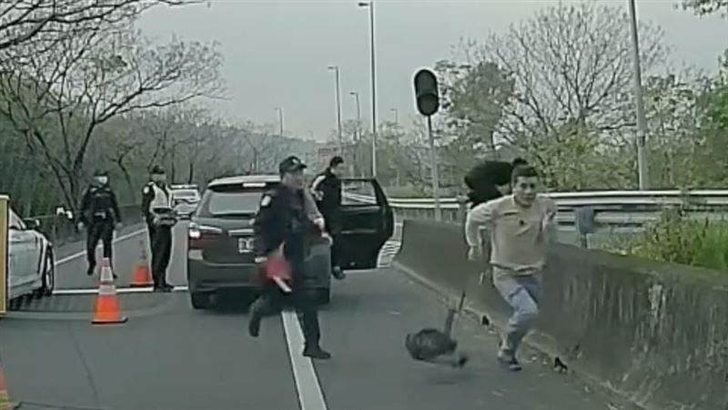 台76臨檢！6人突衝下車狂奔　警追查逮3人