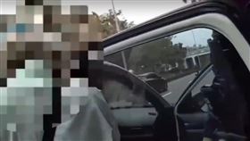 楊婦遭暖心員警帶返回所，最終順利與家人重聚。（圖／警方提供）