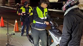 警方出動靖音專案，取締擾民的改造猴車。（圖／警方提供）