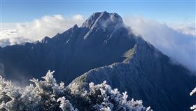 玉山今晨出現霧淞。（圖／氣象署提供）