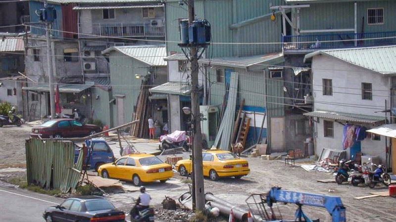 豆干厝沒拆完成民宅　老司機的青春藏隱憂