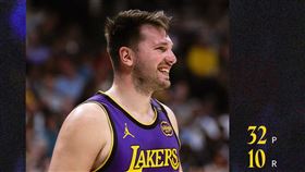 洛杉磯湖人隊球星東契奇爆發繳出32分10籃板7助攻。（圖/翻攝自湖人官方X）
