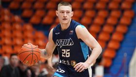 臺藝喬納森帶腰傷上陣，攻下全場最高28分。（圖／大專體總提供）