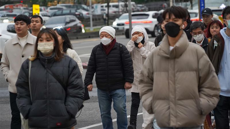 深夜更冷！北部急凍10度、2地防瞬間大雨