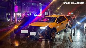 石博恩在信義區被小黃擦撞。（圖／翻攝畫面）