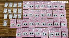 22歲李姓無照騎士持有泡泡瑪特毒品咖啡。（圖／翻攝畫面）