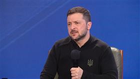 澤倫斯基（Volodymyr Zelenskyy）在基輔舉行的政府官員論壇上，紀念俄羅斯全面入侵烏克蘭3週年的記者會坦言，可能被迫與美國簽下礦產協議以換取美援。（圖／翻攝自澤倫斯基臉書）