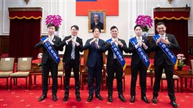 賴清德總統今（24）日接見「第27屆全國商店傑出店長」。（圖／總統府提供)