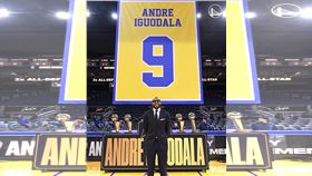 金州勇士24日賽後特別替「勇士王朝」功臣伊戈達拉舉行9號球衣的退休儀式，成為勇士隊史第7人。（圖／翻攝自勇士官方X）