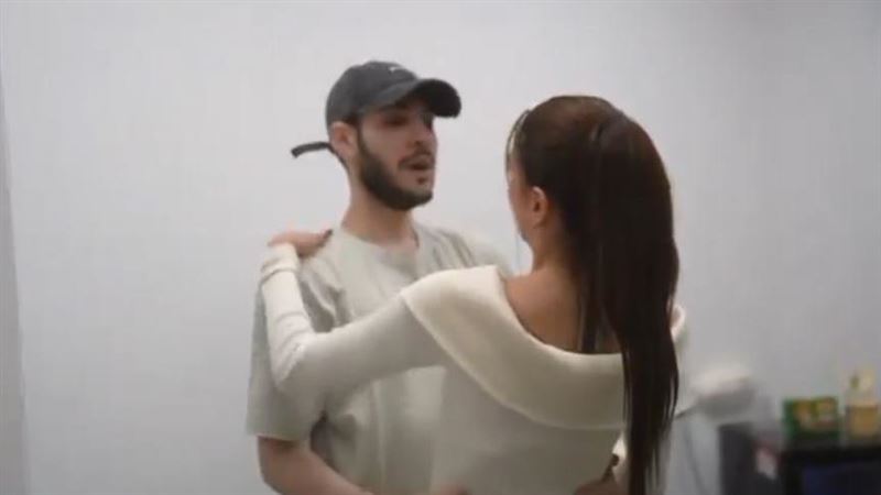 以人質遭囚逾500天獲釋　未婚妻相擁而泣