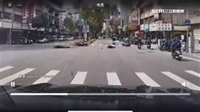 騎車切道撞紅牌重機! 騎士