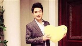 李威捲入殺人案。（圖／翻攝自李威微博）