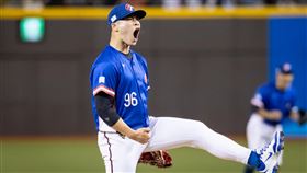 ▲WBC資格賽台西加賽，台灣隊中繼投手孫易磊催156公里火球，飆K化解滿壘危機，霸氣怒吼。（圖／棒球協會提供）