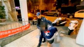 花蓮日前（23日）發生一起隨機傷人案件，一名金姓女子（41歲）與男友發生口角後心情不佳，金女疑為了洩憤，持剪刀在路上刺傷一名無辜女子的頸部後逃逸，警方循線逮捕金女，全案已依殺人未遂、傷害等罪移送法辦。