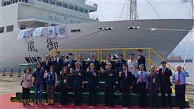 實習船交船典禮大合照。（圖／教育部提供）