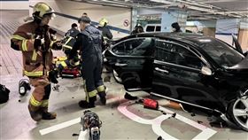 凌志,Lexus,爆衝,地下停車場,林口,