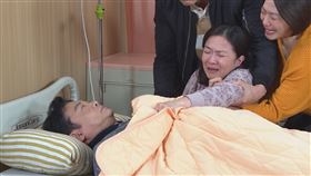 楊慶煌戲份殺青惹哭全場，侯怡君、米可白、謝瓊煖、劉至翰淚灑片場，真情流露感動觀眾。（圖／民視提供）