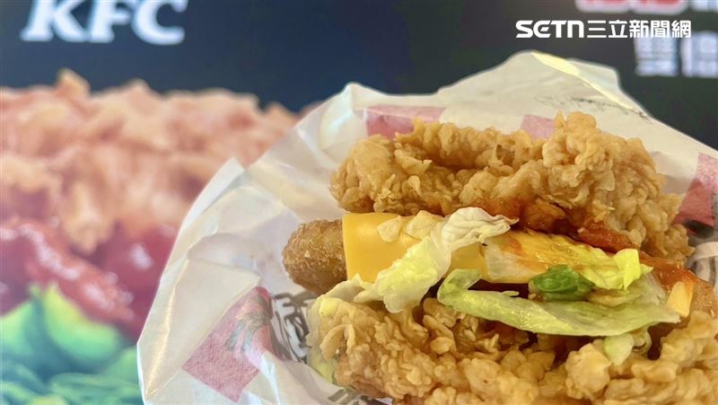 咔啦腿排夾薯餅！肯德基「肉霸堡」開賣