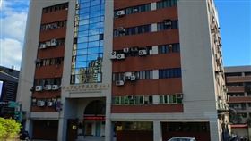 板橋老猴為抽菸竟做出不智之舉，最終下場得不償失。（圖／翻攝畫面）