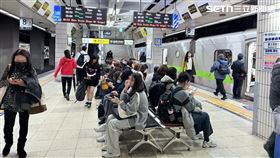 火車,台鐵,連假,區間車,台北車站,上班族,通勤族,火車票,車長,列車長,鐵軌（圖／記者李育道攝影）