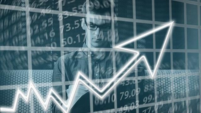 台股開盤／類股分化　震盪整理小漲13.52