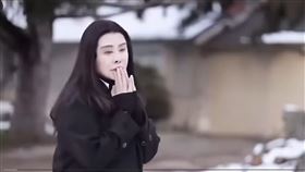 王祖賢為創業的艾灸館露面拍攝宣傳片（圖／翻攝微博）