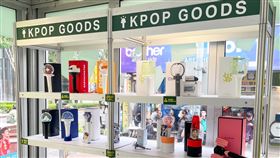 KPOPMERCH首家期間限定店2025年2月27日至3月23日在台北三創生活園區中心廣場開幕。（圖／主辦單位提供）