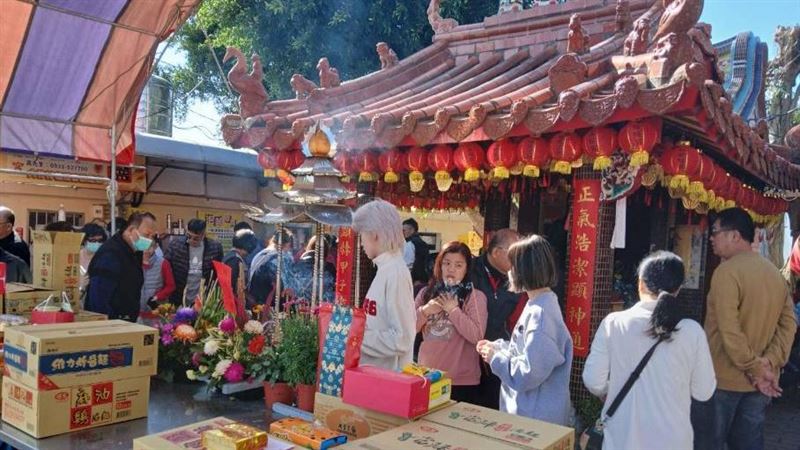 6成信眾都沒還錢！泡麵土地公停借發財金