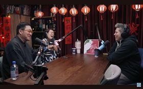 相聲演員馮翊綱日前接受百靈果訪問。翻攝百靈果YouTube