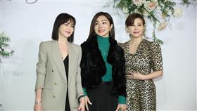 王彩樺帶女兒現身，祝福新人早生貴子、永浴愛河，陳美鳳骨裂仍堅持現身，與簡沛恩、方馨一起亮相。（圖／記者鄭孟晃、趙于瑩攝影）