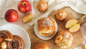 beard papa’s 3/1起推出全新限定口味「焦糖蘋果泡芙」。（圖／品牌業者提供）