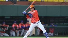 ▲陽岱鋼在面對台鋼雄鷹的比賽敲出2支安打。（圖／台鋼雄鷹提供）