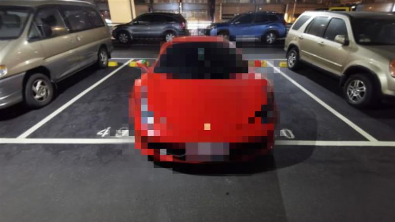 法拉利「亂停照」曝　網戰翻：根本想碰瓷