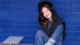 陶嫚曼日前因為踩到狗大便而去買彩券。（圖／翻攝自陶嫚曼臉書）