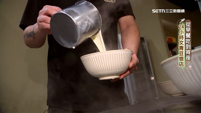 吳映蓉指出,生豆漿要持續煮沸5分鐘,不然皂素會讓人腹脹噁心。(示意圖)