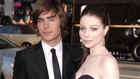 《回到17歲》雪兒雀柏格（Michelle Trachtenberg）與主角柴克艾弗隆（左）合影。（圖／翻攝自IG）