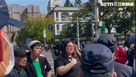 「無力者」被擋在228公園外面。(圖/記者陳怡潔攝影)